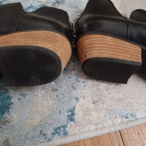 Kork- Ease size 8.5 Black Leather Ankle Boots Booties - Picture 4 of 13